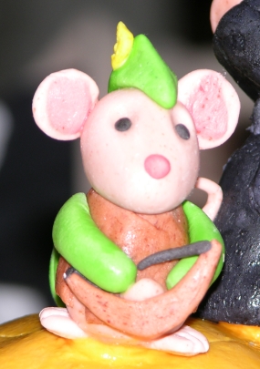 Halloween Cake - In the Making - Robin Hood Mouse