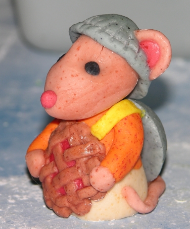 Halloween Cake - In the Making - Mouse in Peo's Pie Costume