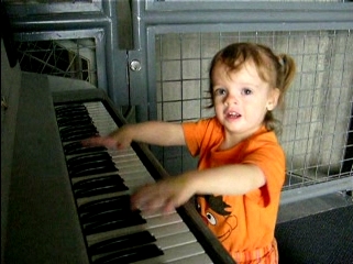 Peo playing piano.