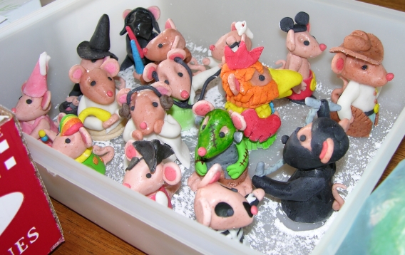 Halloween Cake - In the Making - Mice in a Tub