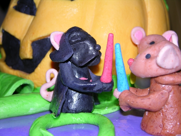 Halloween Cake - In the Making - Obi Wan and Darth Mouse fight
